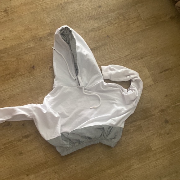 2 dresses 1 jacket and 1 jumpsuit - Picture 5 of 6